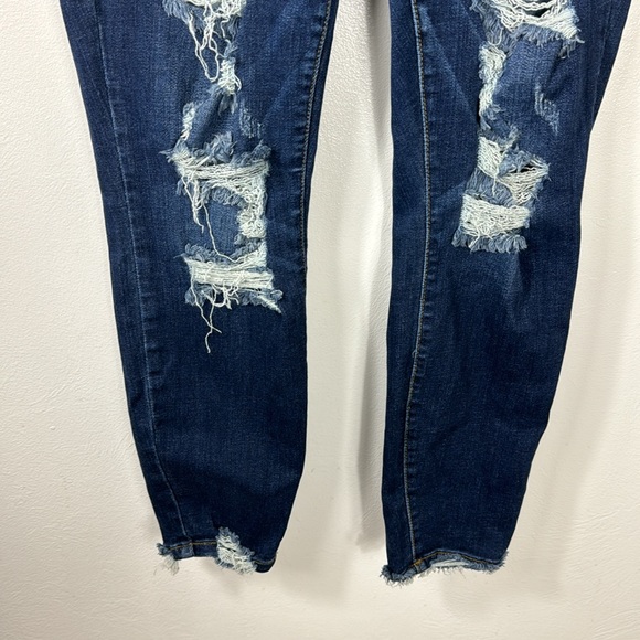 Judy Blue Skinny Fit Destroyed Stretch Jeans Women's 14W Med. Blue Holes Fraying - Picture 4 of 15